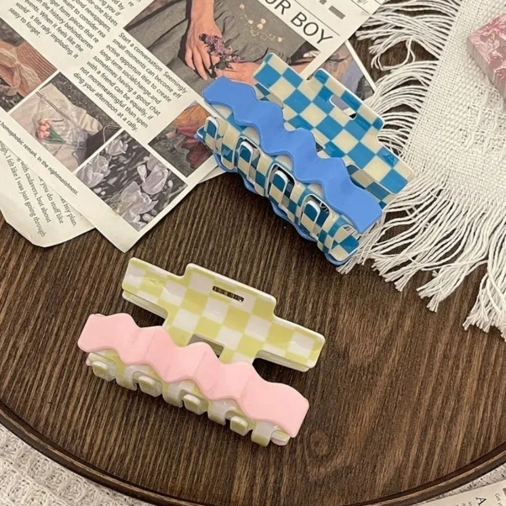 NWT Blue White Checkered Wavy Hair Claw Clip Fashion Y2K